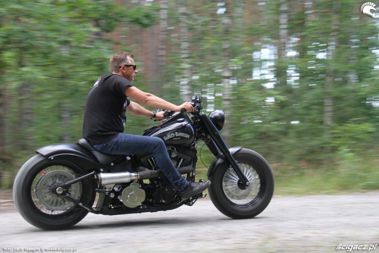 22 Harley Davidson Heritage Softail Classic Custom dynamika