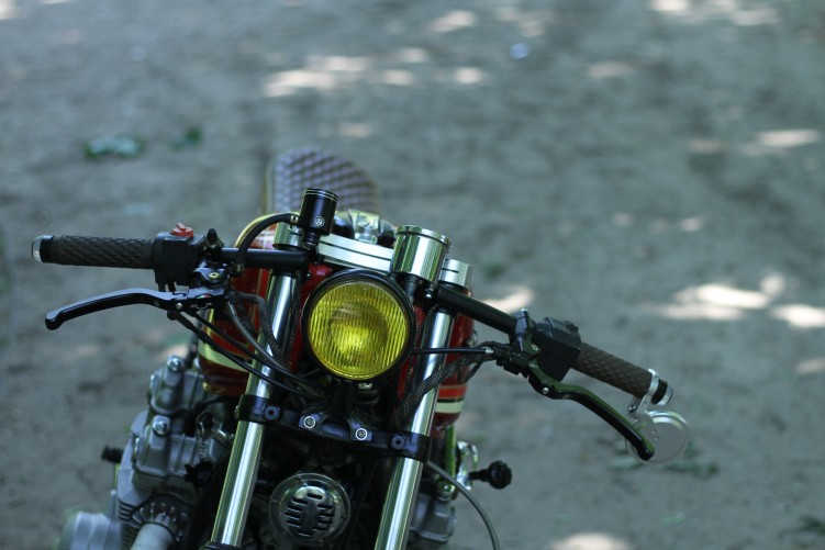 23 Honda CB 750 K Black Dog custom swiatlo przod