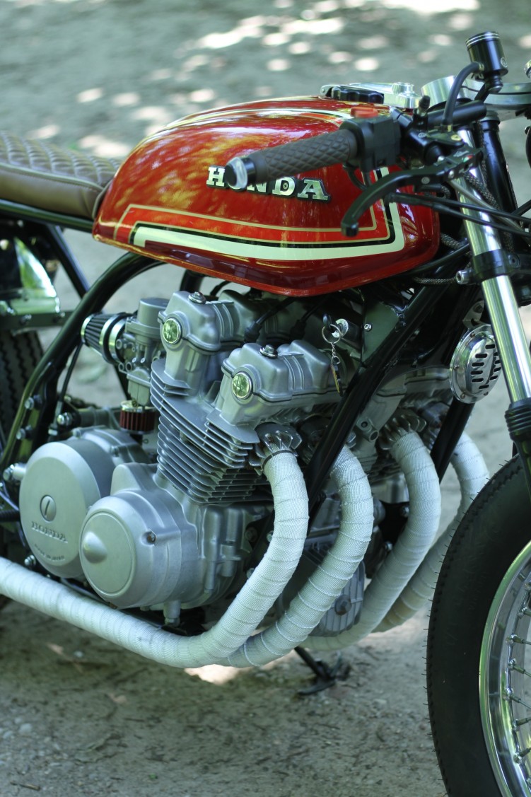 44 Honda CB 750 K Black Dog custom z bliska