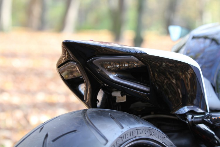 18 Harley Davidson V rod custom szajbas swiatla