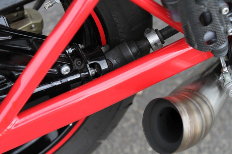 18 Moto Guzzi V10 Centauro custom wydech