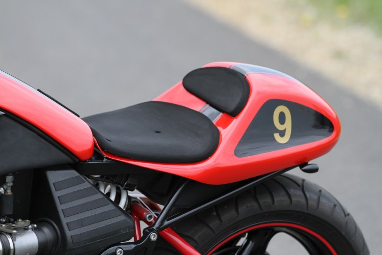 22 Moto Guzzi V10 Centauro custom siodlo