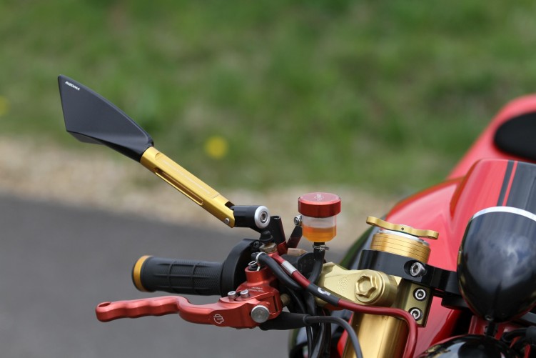 25 Moto Guzzi V10 Centauro custom detale