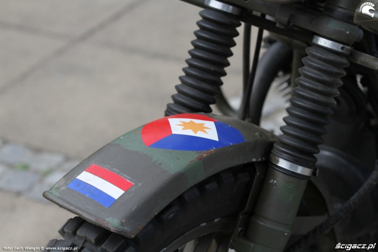 12 Moto Guzzi V50 Nato blotnik flaga holandii