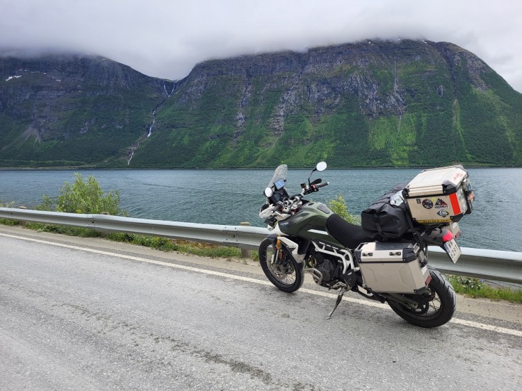 083 Nordkapp na motocyklu
