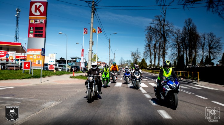 01 Motocyklisci rozpoczynaja sezon Siemiatycze 2022
