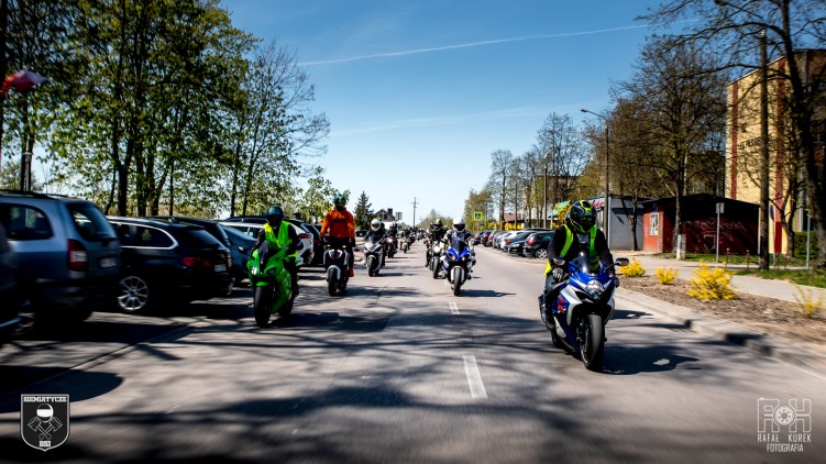 06 Motocyklisci rozpoczynaja sezon Siemiatycze 2022