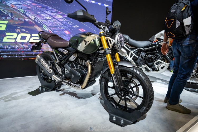 triumph scrambler 400 x EICMA 2023 55