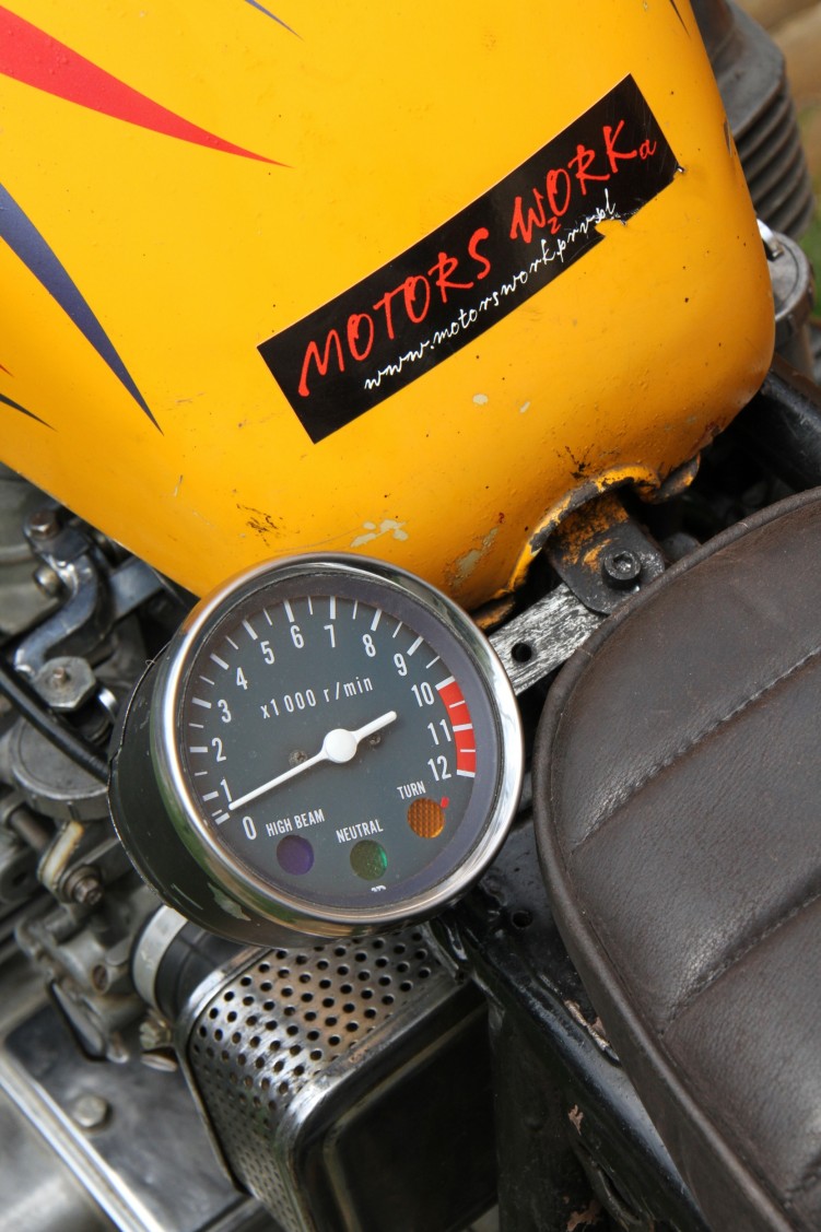 087 Honda CB 750 Four custom obrotomierz