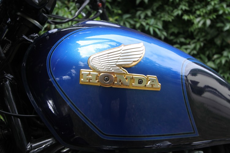 Honda CB 900 Custom logo na zbiorniku