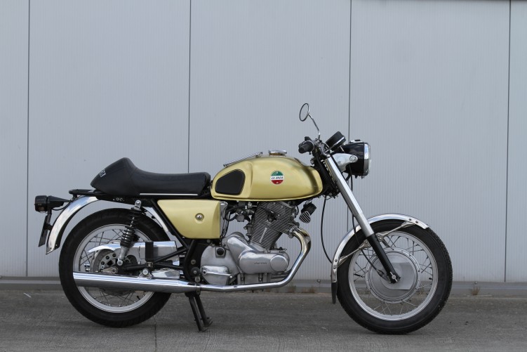 03 Laverda 750 GT prawy bok