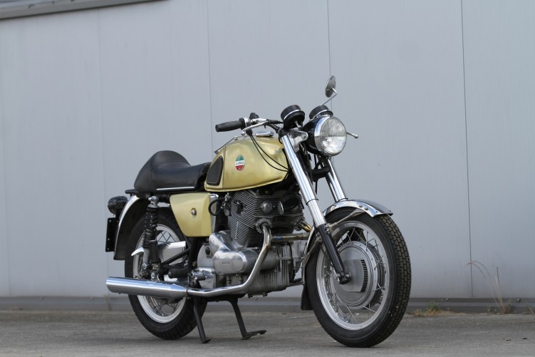 38 Laverda 750 GT