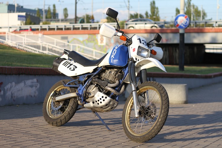 23 Suzuki DR 650R