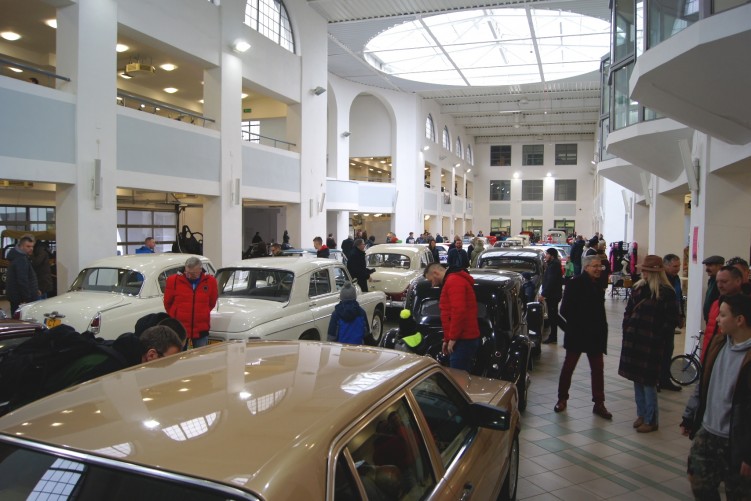 09 samochody oldtimery Wystawa i Inscenizacja Klasycznej Motoryzacji 2023
