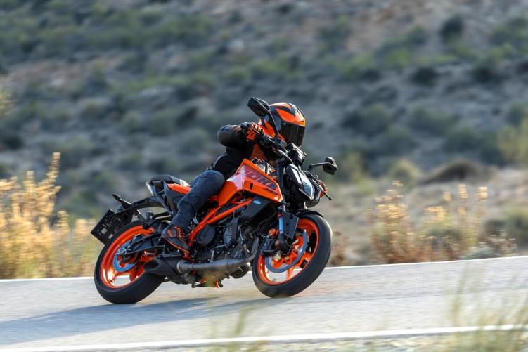 13 KTM Duke 390 2024 szybka jazda