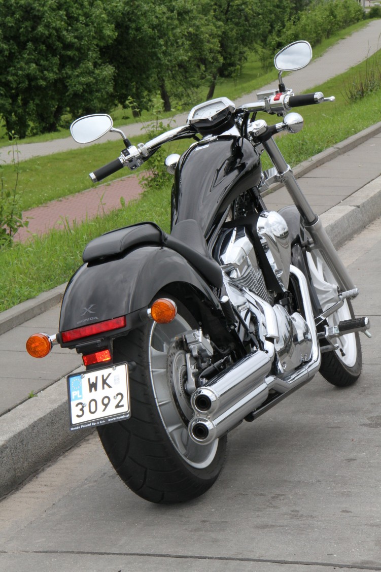 26 Honda Fury VT 1300 CX od tylu