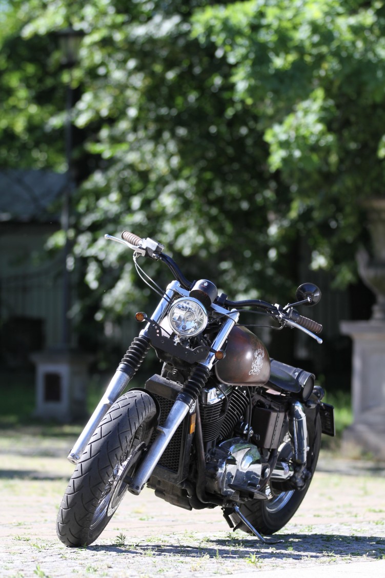 36 Honda VT 1100 Bobber lampa przednia