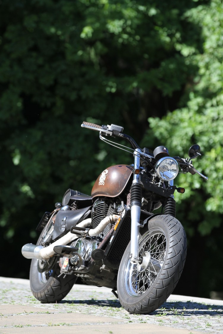 38 Honda VT 1100 Bobber przod custom