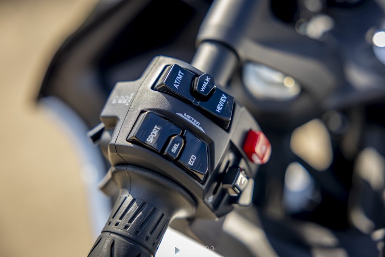 kawasaki ninja 7 hybrid przelaczniki