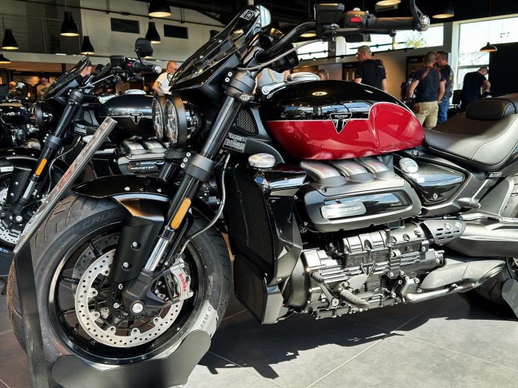 27 triumph rocket 3 salon lodz