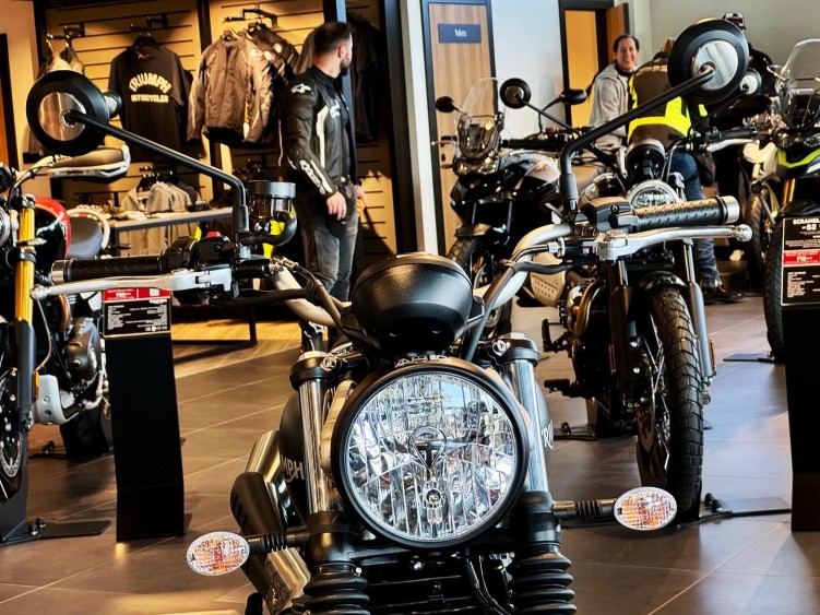 34 triumph scrambler w salonie lodz