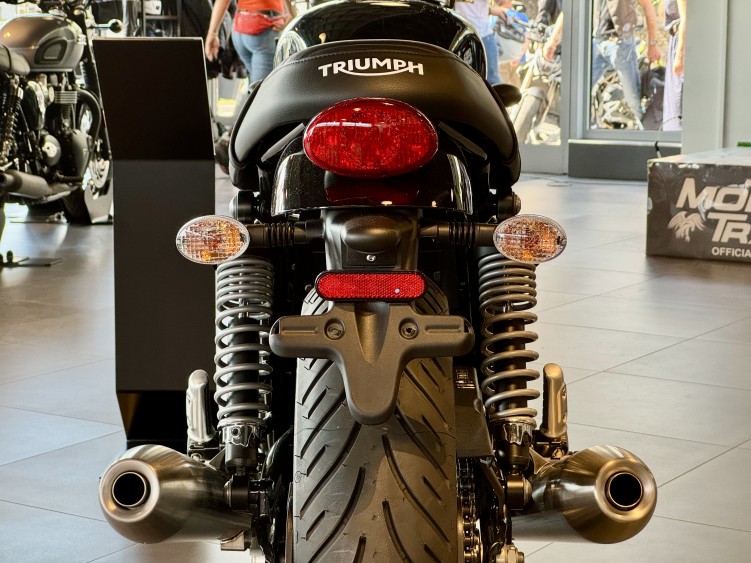 36 triumph speed twin 900 salon lodz