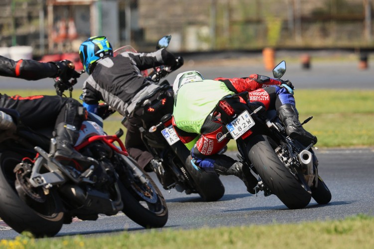 w zakrecie Yamaha Track Day Kartodrom Bydgoszcz 2024 115