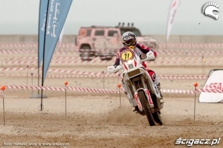 Abu Dhabi Desert Challenge 2012 motocyklista