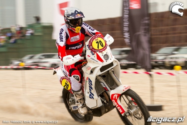 motocykle na Abu Dhabi Desert Challenge 2012