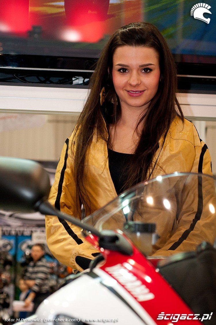 hostessa yamaha targi wystawa motocykle