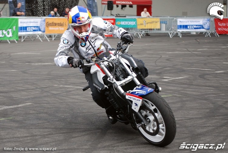 Pfeiffer Drifts Intermot