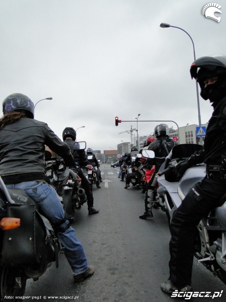 motocykle na czerwonym - dzien dziecka w rzeszowie 2011