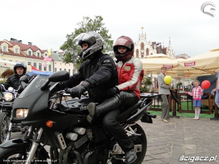 motocyklisci na rynku dzieciom - dzien dziecka w rzeszowie 2011