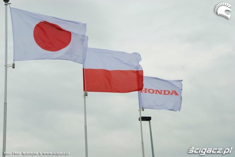 flagi Japonia Polska Honda Centrum Logistyczne Pniewy
