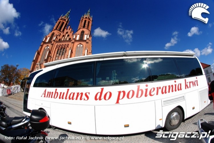 Ambulans do pobierania krwi Podlaskie Zakonczenie Sezonu Motocylkowego 2010 Bialystok