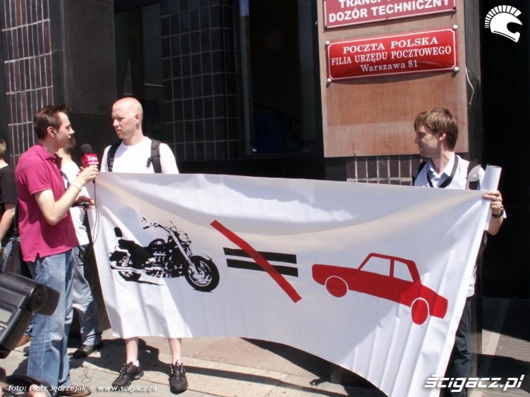 moto nie rowne auto protest przeciwko oplatom na autostradach