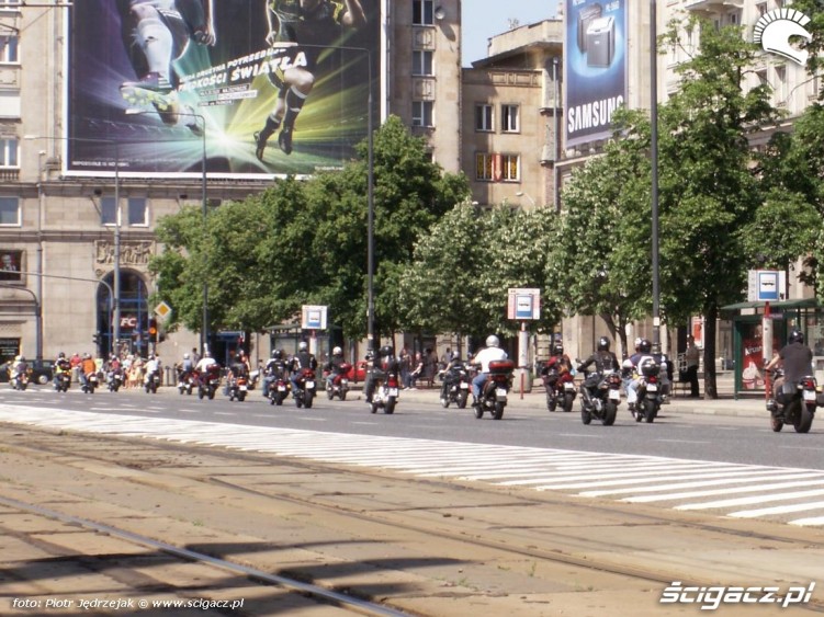 motocykle plac konstytucji protest przeciwko oplatom na autostradach