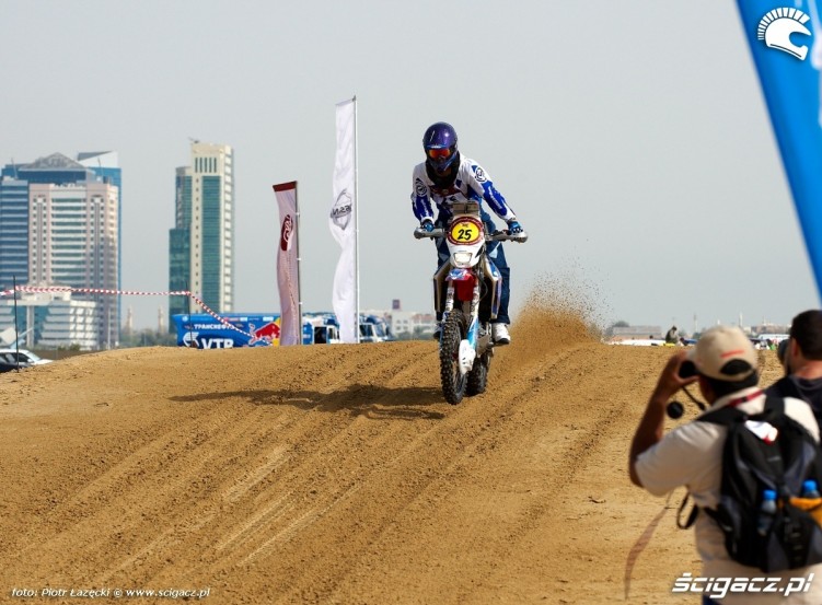 collie Abu Dhabi Desert Challenge 2011