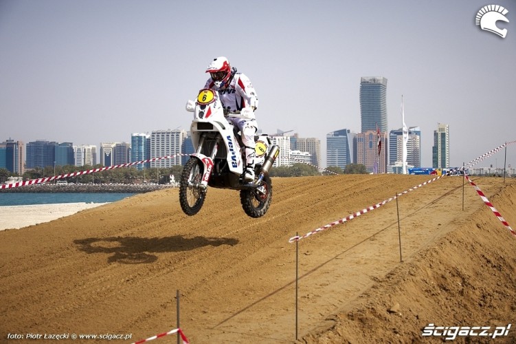 kuba skok Abu Dhabi Desert Challenge 2011