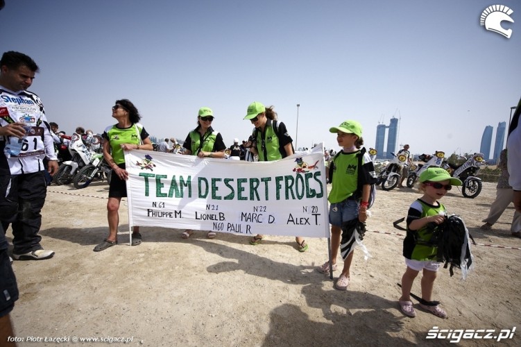 team desert frogs Abu Dhabi Desert Challenge 2011