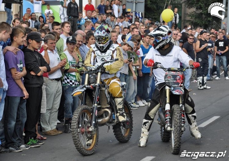 Freestyle motocross na ulicach Winobranie Zielona Gora 3