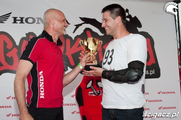 wreczenie trofeum Honda Gymkhana Radom 2012