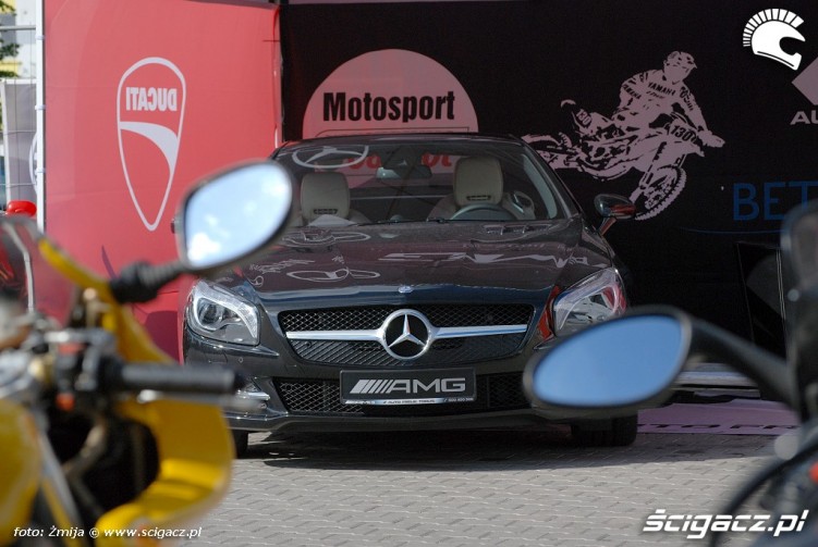 Mercedes AMG czarny
