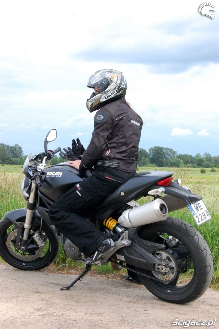 Zdjęcia Monster Motocykl dla kobiety