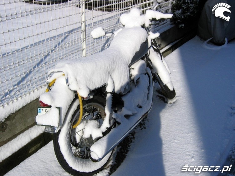 zima i motocykle