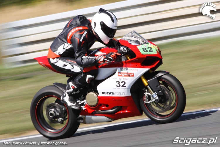 Ducati-1199-Panigale-S 19011 2