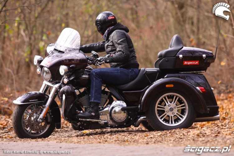 Harley-Davidson-Tri-Glide-Ultra-Classic 18988 2