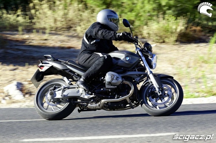 2011-bmw-r1200r-64