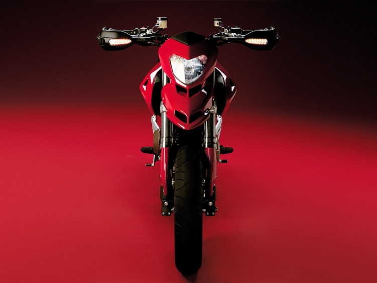 Ducati Hypermotard 1100 przod