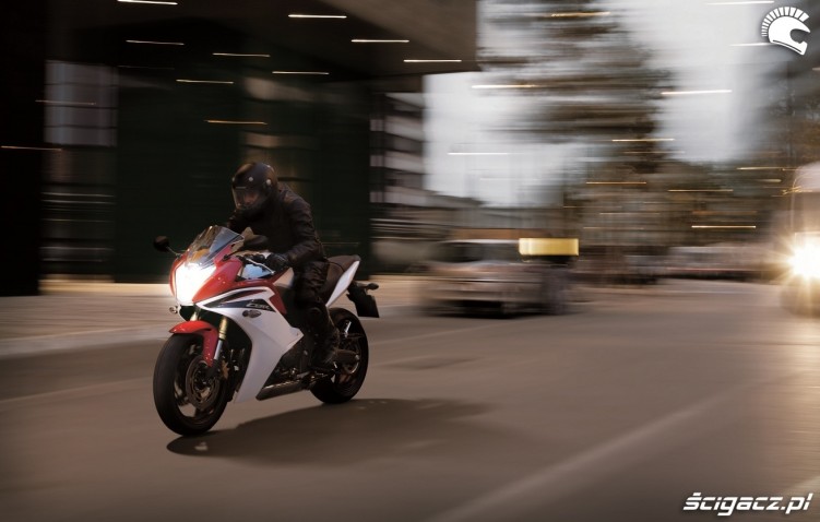 szybki start Honda CBR600F